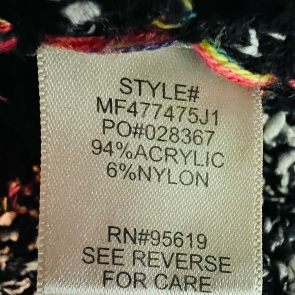 JOHNPAULRICHARD SHORT SLEEVE VNECK SWEATER SIZE SMALL - Picture 7 of 12